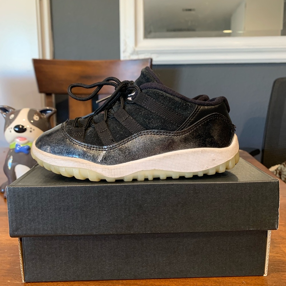 Jordan 11 Retro Low Barons